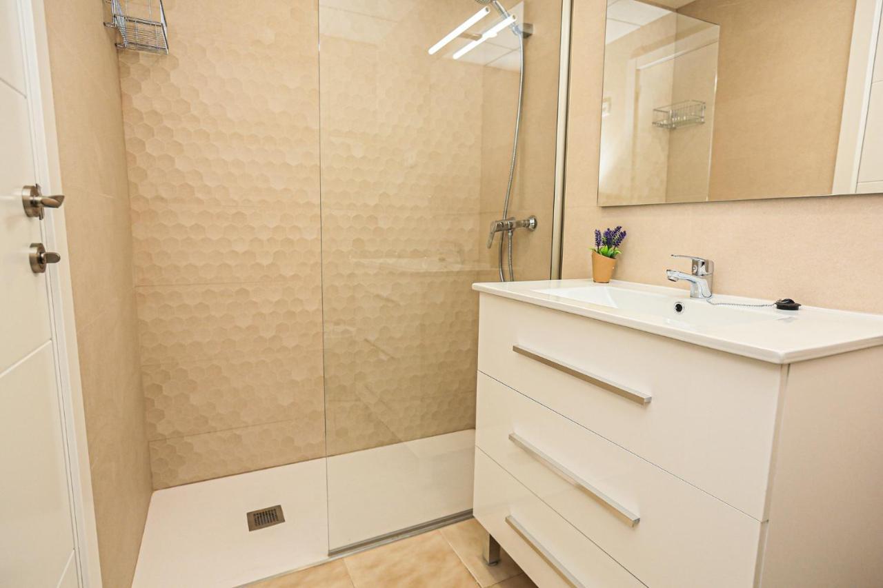 Regata Litoral Costa Dorada - Only Families Apartment กัมบริลส์ ภายนอก รูปภาพ